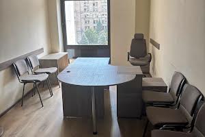 комерційна за адресою майдан Незалежності пл., 2