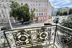 коммерческая по адресу Владимирская ул., 18