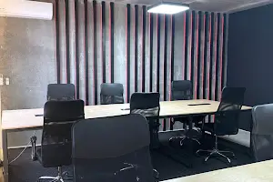 комерційна за адресою Михайла Бойчука вул. (Кіквідзе), 41