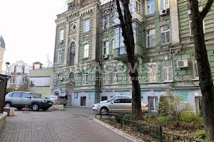 комерційна за адресою Десятинна вул., 1/3