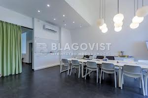 комерційна за адресою Новоселицька вул., 7