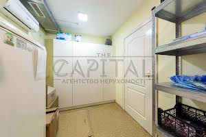 комерційна за адресою Салютна вул., 17