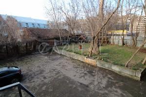 комерційна за адресою Старовокзальна вул., 18