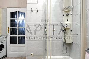 комерційна за адресою Лютеранська вул., 12