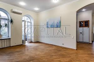 коммерческая по адресу Лютеранская ул., 12