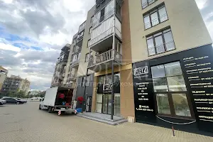 комерційна за адресою Замковецька вул., 106-Б