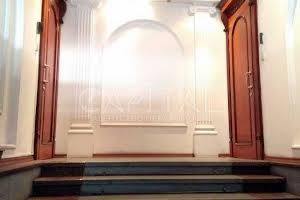 комерційна за адресою Лесі Українки бульв., 6