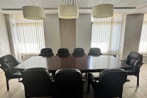 комерційна за адресою майдан Незалежності пл., 2