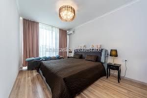 квартира за адресою Зарічна вул., 16