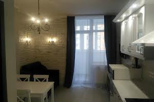 квартира за адресою Сім'ї Кульженків вул. (Петра Дегтяренка), 31Б