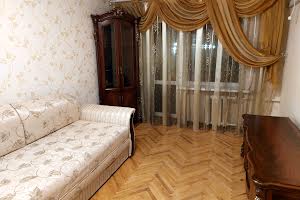 квартира по адресу Строителей ул., 4