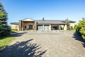 будинок за адресою с. Нові Безрадичі, садова, 155
