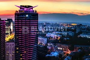 комерційна за адресою Лесі Українки бульв., 7-В