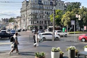 коммерческая по адресу Верхній Вал ул., 4-12