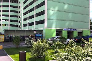 комерційна за адресою Воскресенська вул., 14