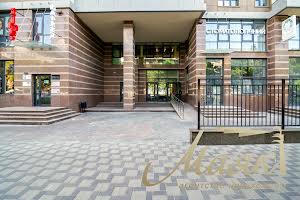 комерційна за адресою Джона Маккейна вул. (Івана Кудрі), 26