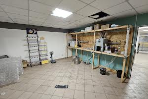 комерційна за адресою Андрія Малишка вул., 5в