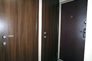комерційна за адресою Празька вул., 32