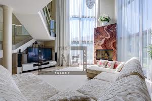 будинок за адресою с. Романків, вишневая