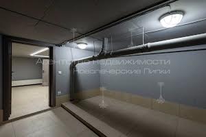 комерційна за адресою Андрія Верхогляда вул. (Михайла Драгомирова), 14