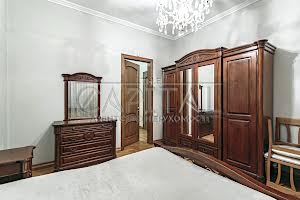 комерційна за адресою Саксаганського вул., 29
