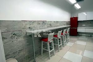 комерційна за адресою Кловський узвіз, 7a