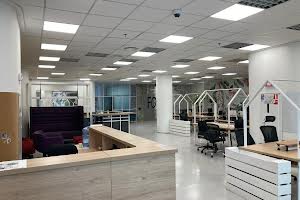 коммерческая по адресу Незалежності пл., 1