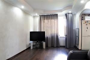 квартира за адресою Космічна вул., 5