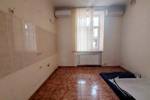 комерційна за адресою Інститутська вул., 24/7