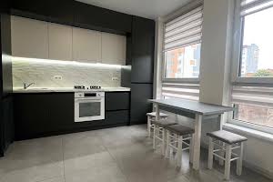 квартира за адресою Коновальця, 35