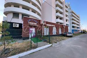 комерційна за адресою Драгоманова вул., 1Н