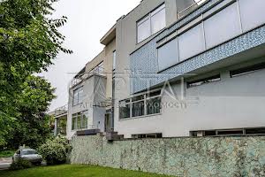 комерційна за адресою Криворізька вул., 11