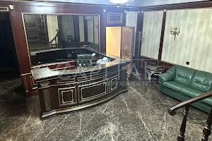 комерційна за адресою Костельна вул., 6