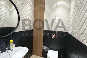 комерційна за адресою Бессарабська пл., 5