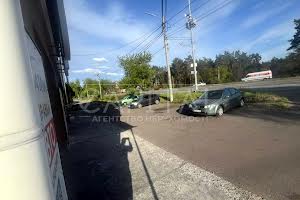 комерційна за адресою Радистів вул., 2