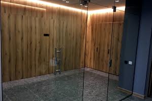 комерційна за адресою Кловський узвіз, 7