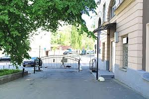 комерційна за адресою Михайла Коцюбинського вул., 2