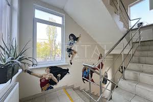 коммерческая по адресу Елены Телиги ул., 5