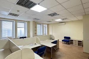 коммерческая по адресу Миколы Бажана просп., 10