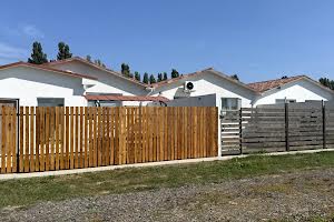 ділянка за адресою с. Білогородка, вчительська, 10