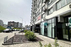 комерційна за адресою Ревуцького вул., 40