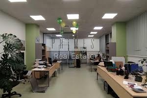 комерційна за адресою Братів Чучупаків вул. (Смольна), 9б