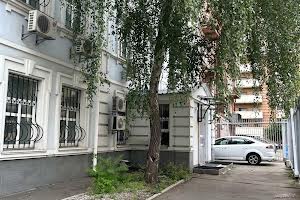комерційна за адресою Саксаганського вул., 106Б