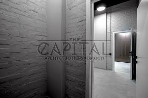 комерційна за адресою Любомира Гузара просп. (Космонавта Комарова), 9б