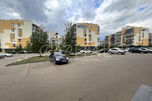 комерційна за адресою Замковецька вул., 106-Б