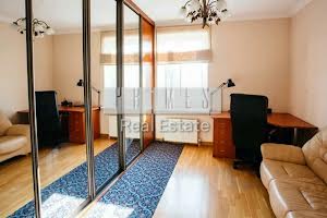 будинок за адресою Патріотів вул.