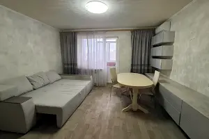 квартира за адресою Гончарівський бульв. (Конєва), 13