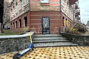 коммерческая по адресу Саксаганского ул., 84-86