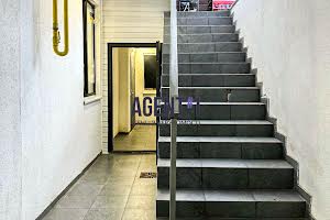 комерційна за адресою Садова вул., 1В