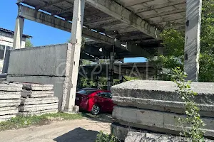 комерційна за адресою Любомирська вул., 4а